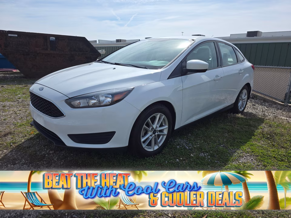 2018 Ford Focus Sedan SE's photo